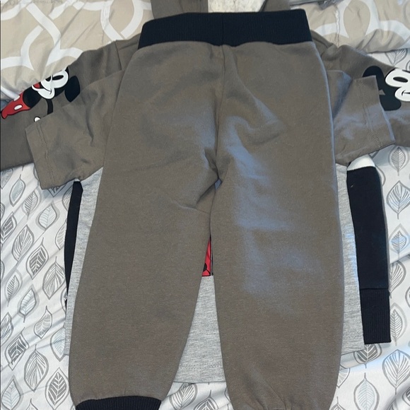 Disney NWT Character Kids' 3 Piece Set, Mickey Mouse Tee Jogger Hooded Jacket 2T - Picture 4 of 9